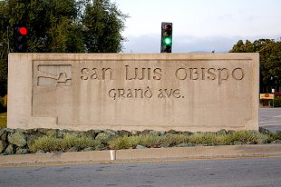 Grand Ave Sign